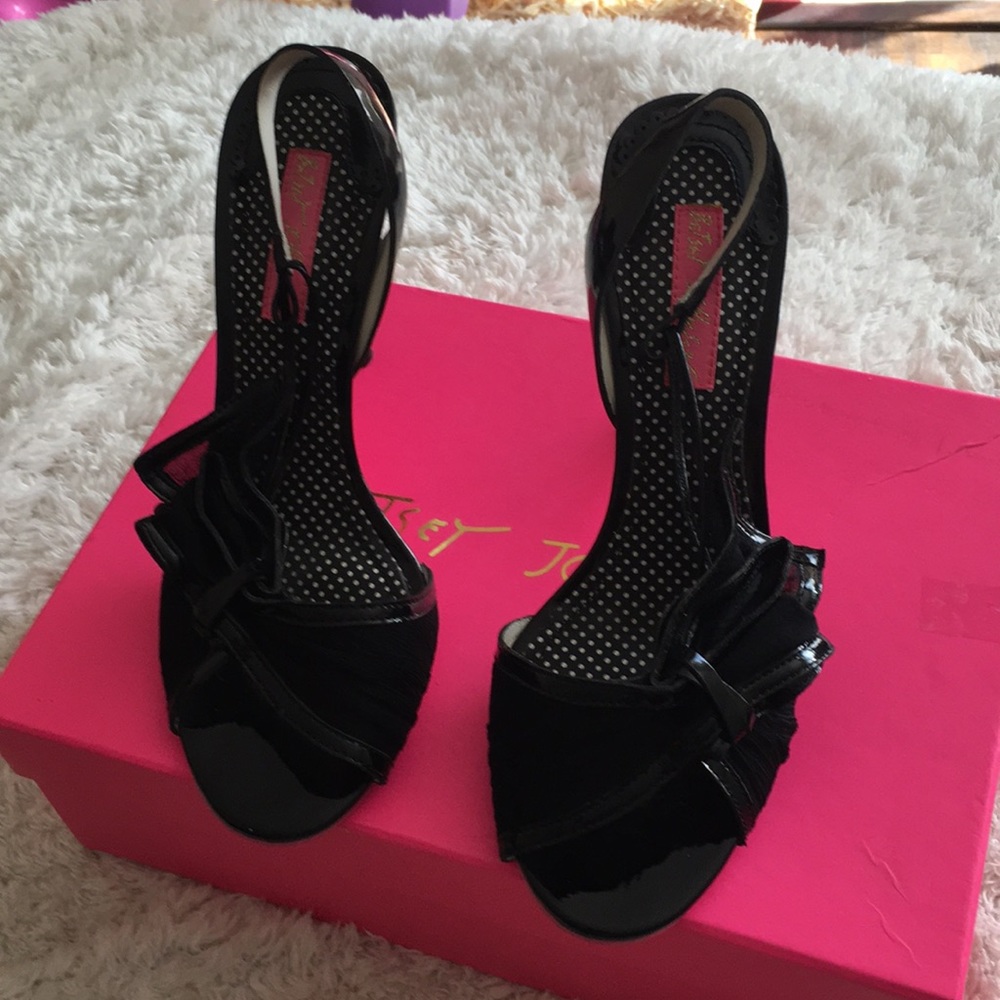 Heels 👠 women’s